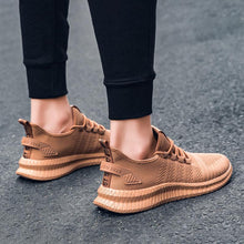 Lade das Bild in den Galerie-Viewer, Tacocood Große Sneaker aus fliegendem Strick
