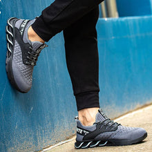 Lade das Bild in den Galerie-Viewer, Tacocood Modische atmungsaktive Anti-Smashing-Sportschutzschuhe
